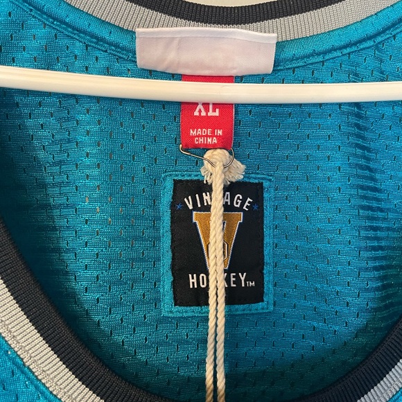 CNCPTS Mitchell & Ness NHL all star basketball jersey - Picture 4 of 9